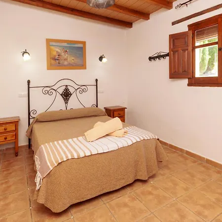Stunning In With Kitchen * מונטפריו